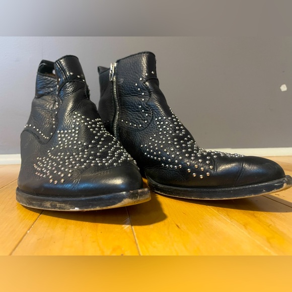 Leather black boots - Picture 1 of 2